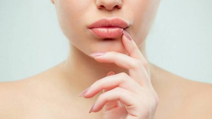 The-close-up-shot-of-woman-lips-1-770x434