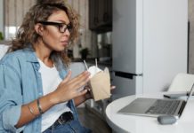 Τηλεργασία και διατροφή – Τι πρέπει να προσέχουμε Δουλειά από το σπίτι και διατροφή